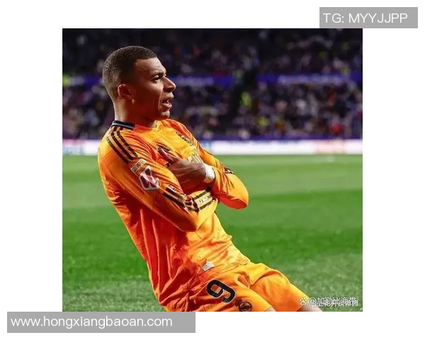 球星后卫足球壁纸精选展现顶级防守英雄风采与精彩瞬间 球星后卫足球壁纸精选展现顶级防守英雄风采与精彩瞬间