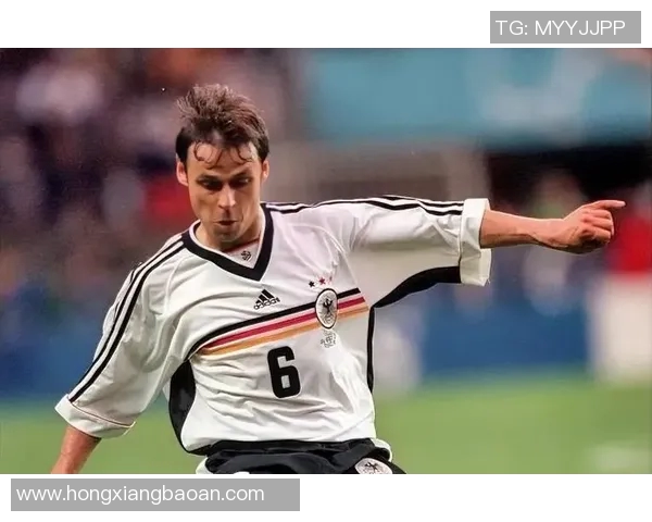 纪念足球史上最帅球星的传奇魅力与风采解析 纪念足球史上最帅球星的传奇魅力与风采解析