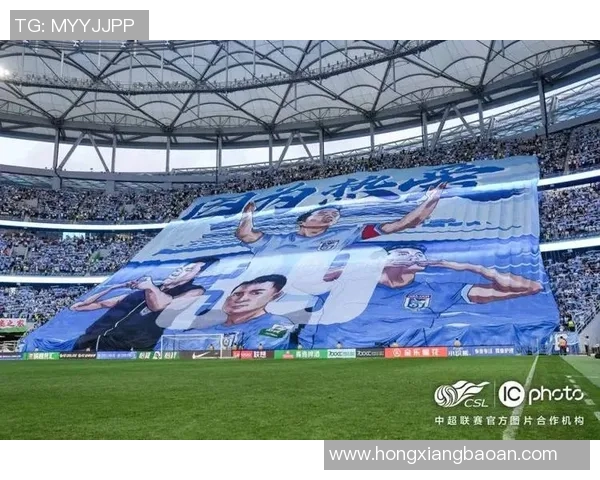 球星女朋友看台助阵成为焦点引发足球场内外热议 球星女朋友看台助阵成为焦点引发足球场内外热议